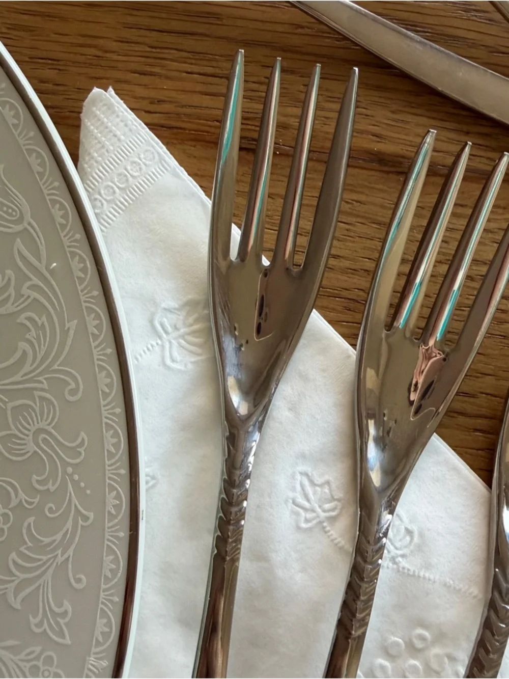 Hisar Mamba 6 Large + 6 Small Fork Set AISI 304 Stainless Steel + 8 Knives Free